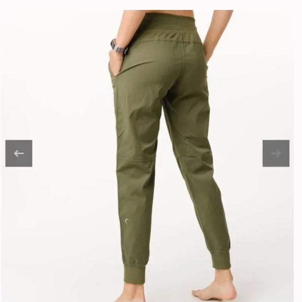 Zyia Active Trail Jogger Pants Olive Green. B1
